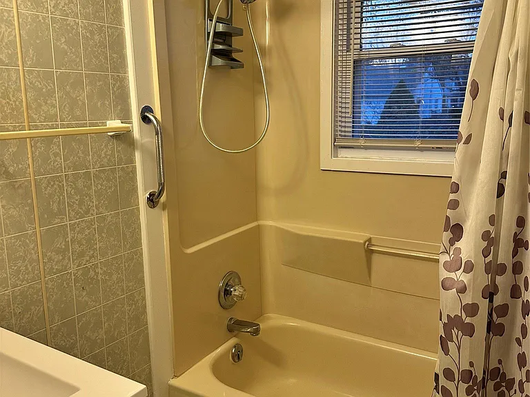 517 Flint St — Photo 13