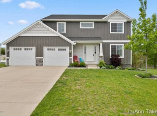 437 Green Ridge Dr SE, Caledonia, MI 49316