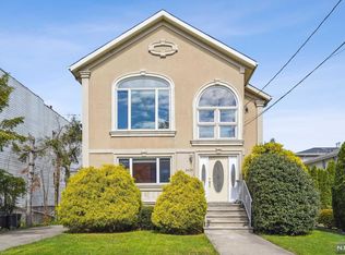 2424 Camner St, Fort Lee, NJ 07024