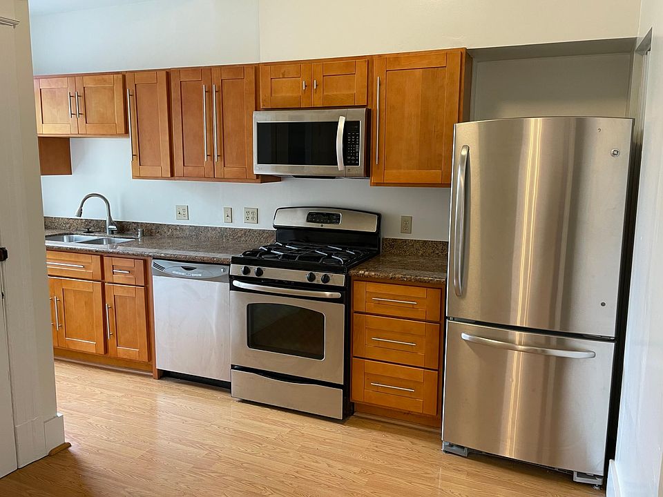 1st image of 718 Clement St Unit 1