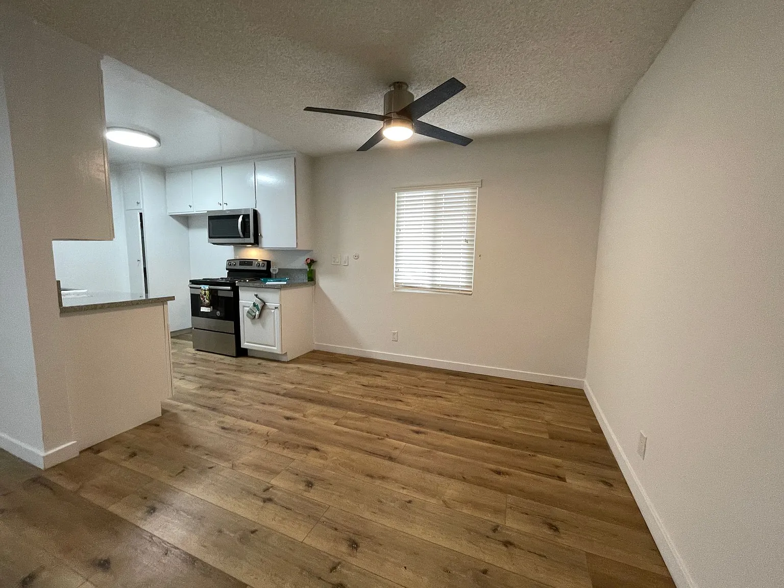 20353 Saticoy St — Photo 3
