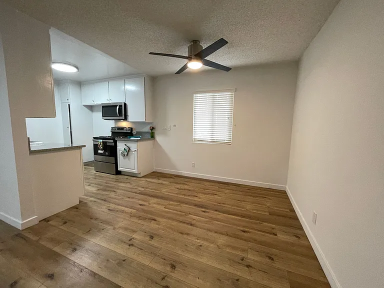 20353 Saticoy St — Photo 3