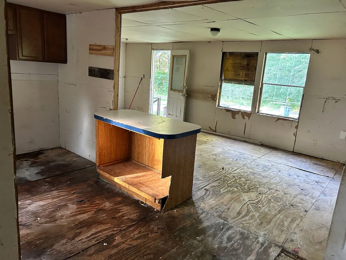 Now Available! - $690 Month / $900 Down Country setting. — Photo 3