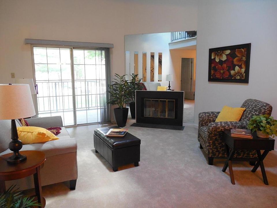 1st image of 188 Oak Knoll Cir