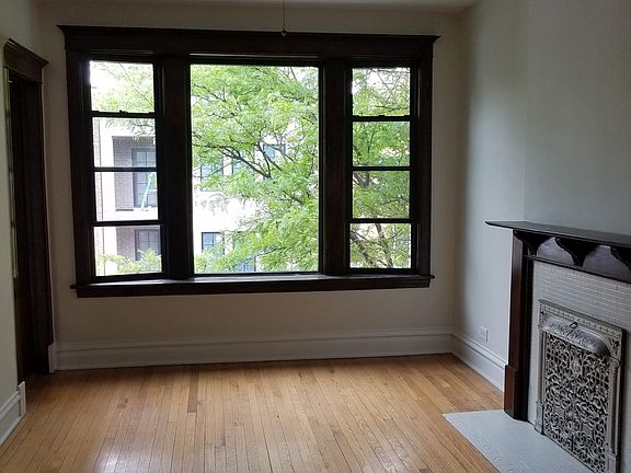 4th image of 2137 W Belmont Ave #3