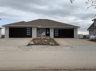 5043 E Platteview Dr, Cedar Creek, NE 68016