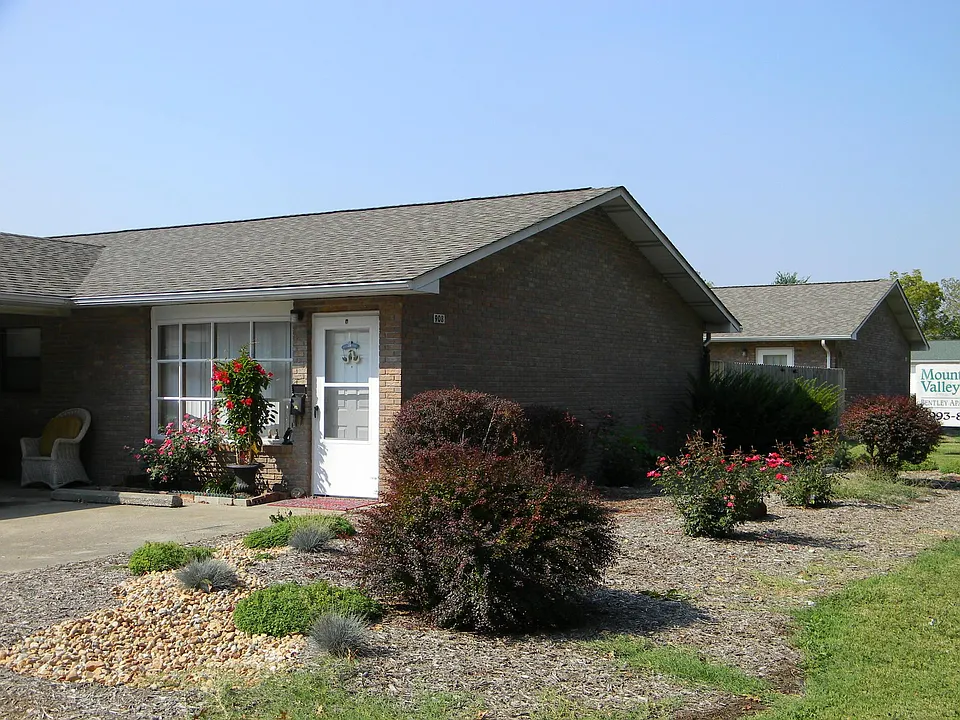 908 N Bentley St