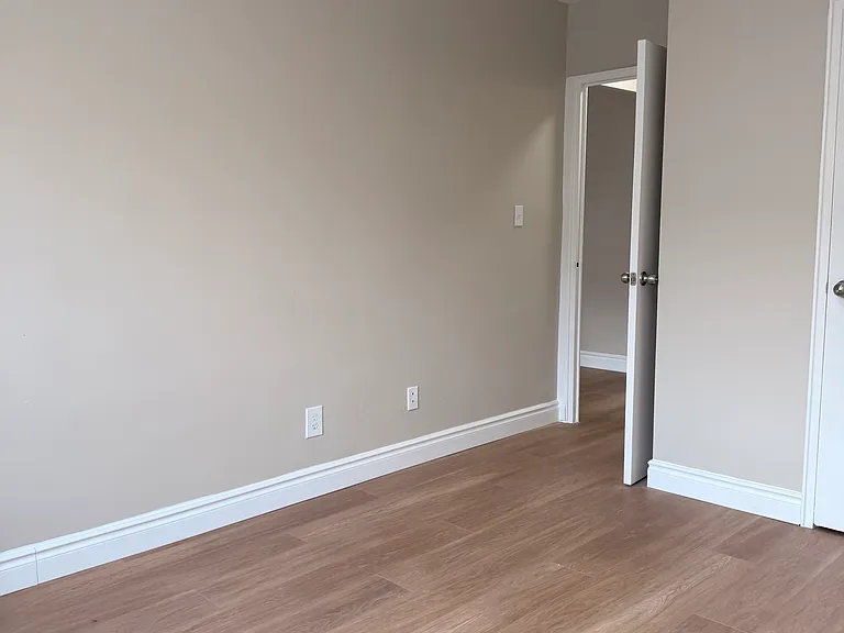 1817 Victoria Park Ave — Photo 9