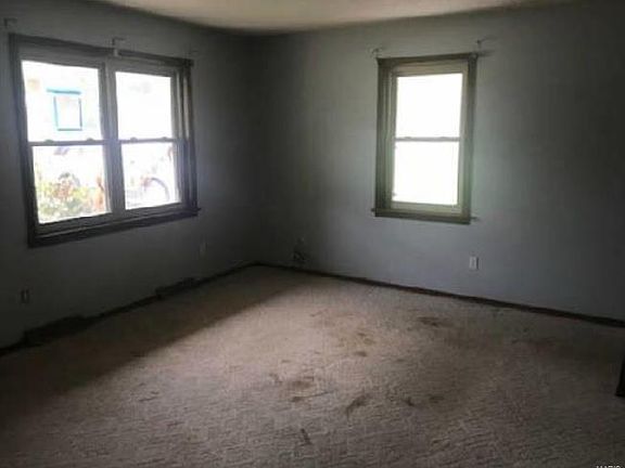 3rd image of 317 S 1st St