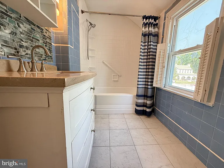 210 Kuser Rd — Photo 12