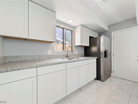 3rd image of 3909 W Oakey Blvd