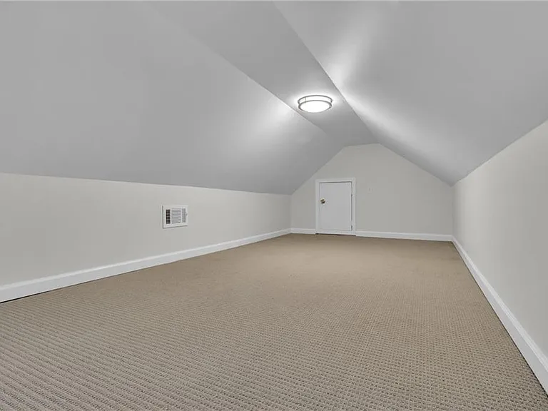 575 Martin St SE — Photo 20