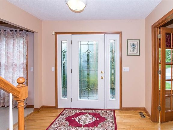 3rd image of 83 Huntingwood Dr