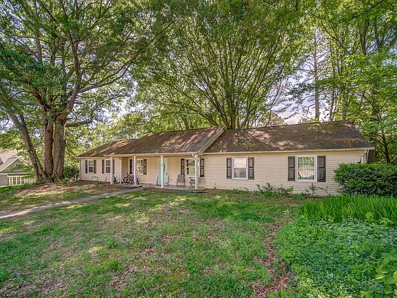3rd image of 99 Charter Oak Ct