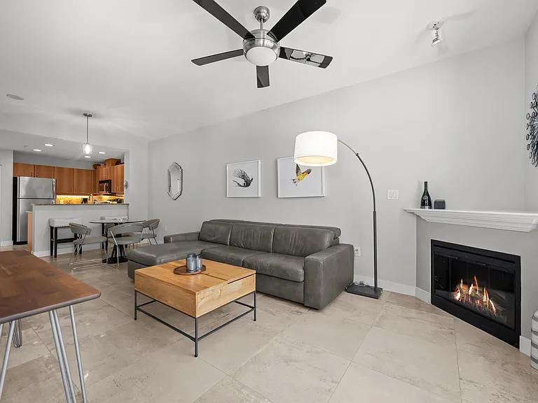 300 W Beech St #204 — Photo 9