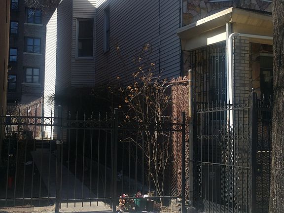 2nd image of 2815 Creston Ave