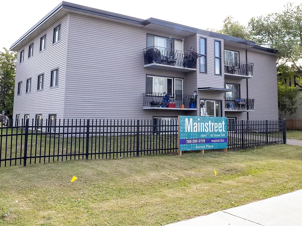 10041 152nd St NW