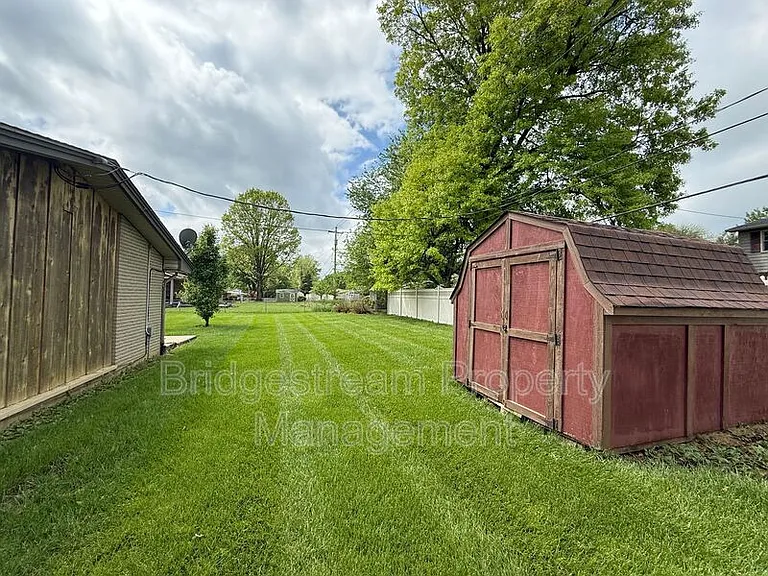 2135 E Rahn Rd — Photo 20