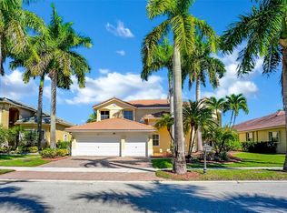 962 Marina Dr, Weston, FL 33327