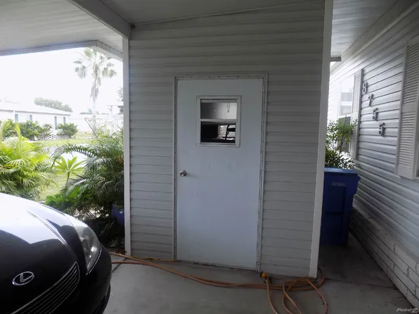 8755 Waterway Dr, Tampa, FL 33635