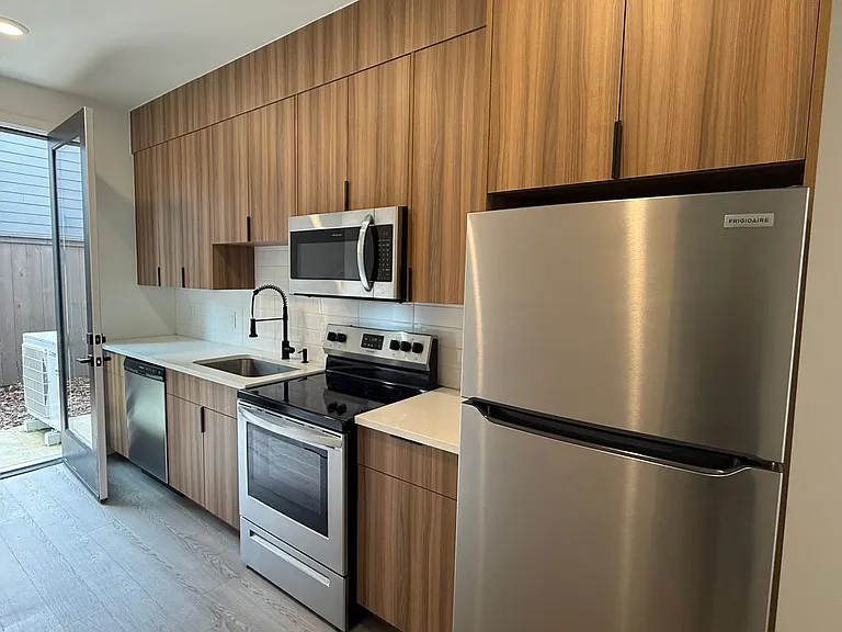 Emerald Townhomes — Photo 35