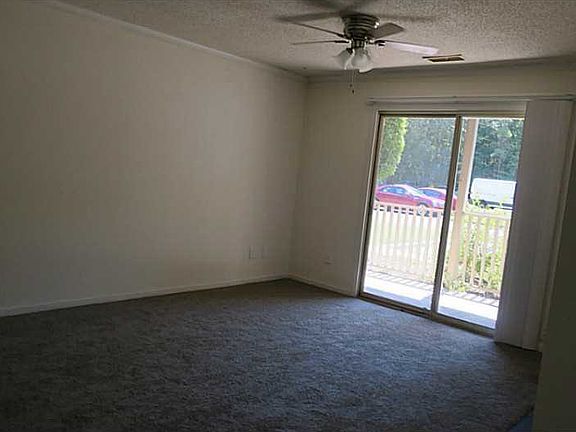 2nd image of 531 Pineland Cir APT 102