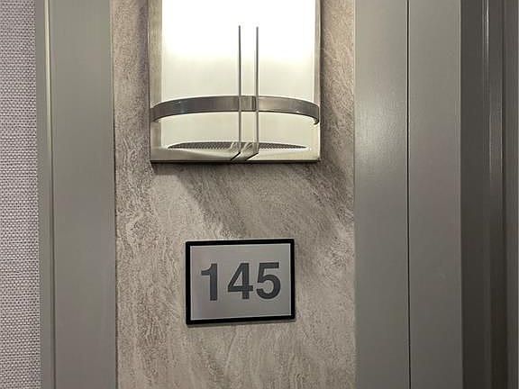 2nd image of 5055 Greenlane #145