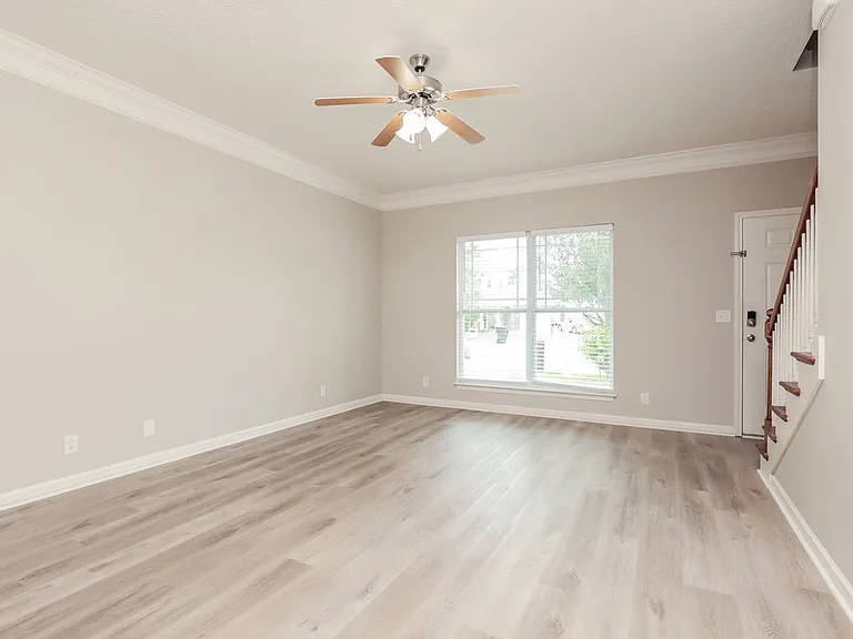 3314 Velvet Ct — Photo 4