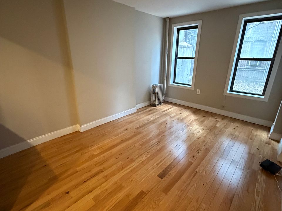 1st image of 548 W 50th St APT 4FE