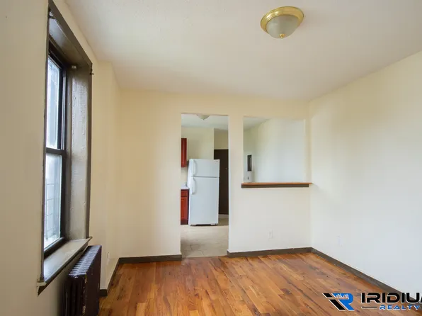 423 Rose Avenue image 1 of 11