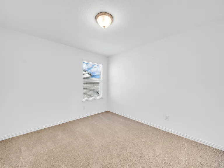 2050 Egret Ave — Photo 13