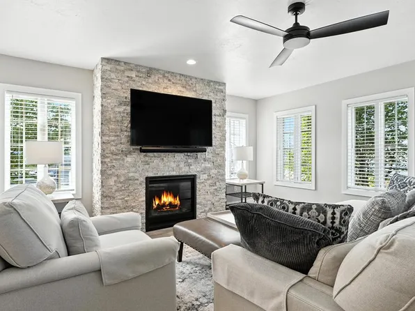 107 N 1st Ave #119/121, Sturgeon Bay, WI 54235