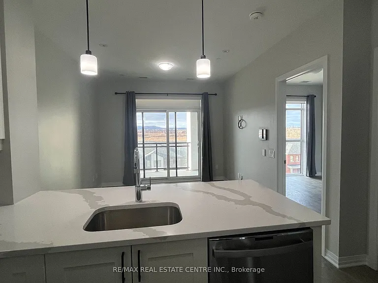 460 Gordon Krantz Ave #422 — Photo 5