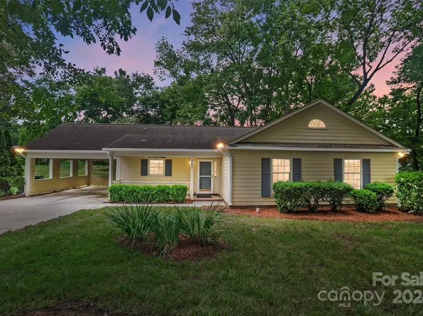 2400 Dryden Ln, Charlotte, NC 28210