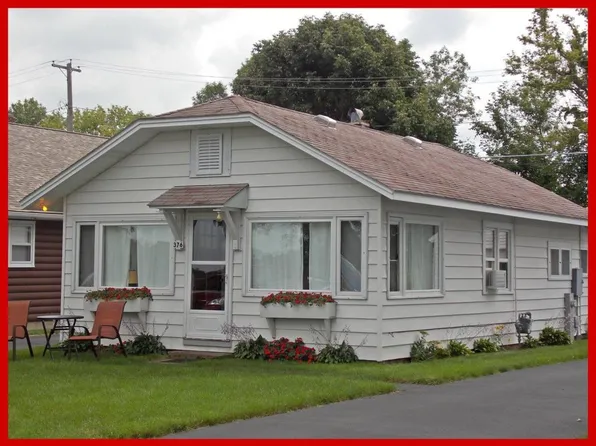 376 Sandy Beach Rd, Lake Mills, WI 53551