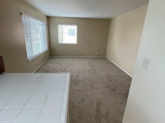 4th image of 200 Byrne St #200