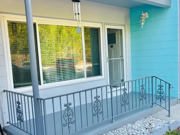 4020 55th St N APT 1106, Kenneth City, FL 33709