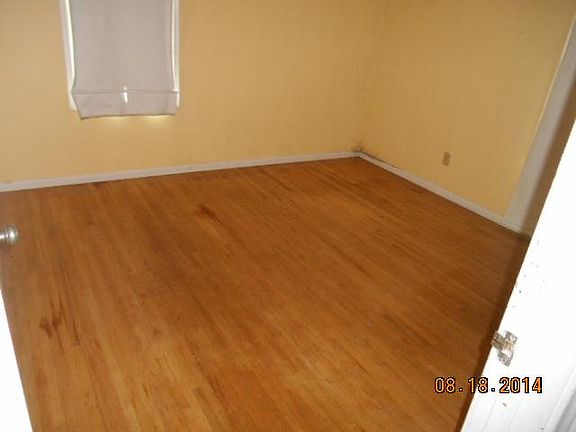 4th image of 4725 Yates Ave N