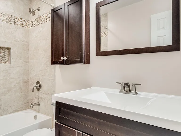 6412 Warren Point Ct — Photo 21