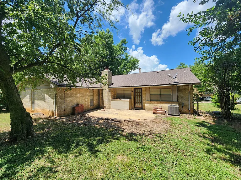 1313 Whippoorwill Dr — Photo 4