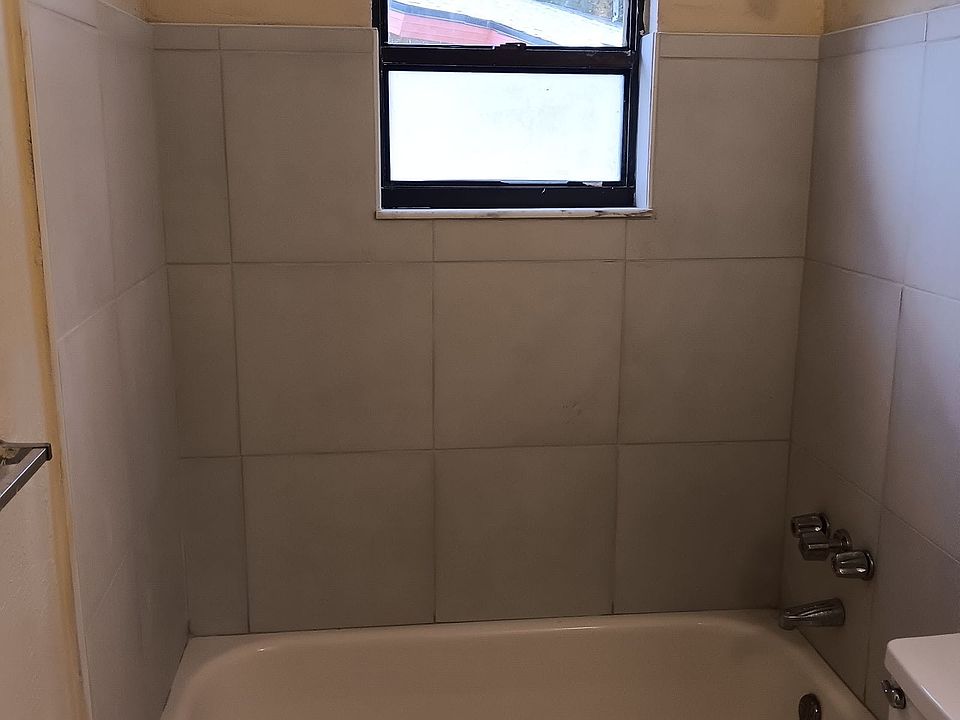 2nd image of 307 S Avon Way
