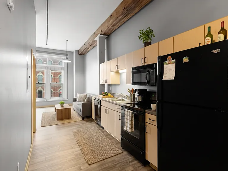 Court Ave Lofts — Photo 17