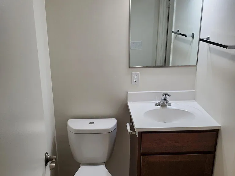 Darlington Court Apartments — Photo 42