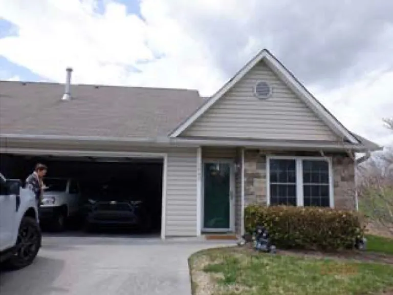 1643 Wood Song Ln — Photo 2