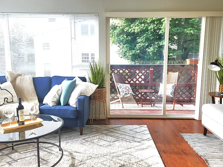 Hawaiian Apartments — Photo 21