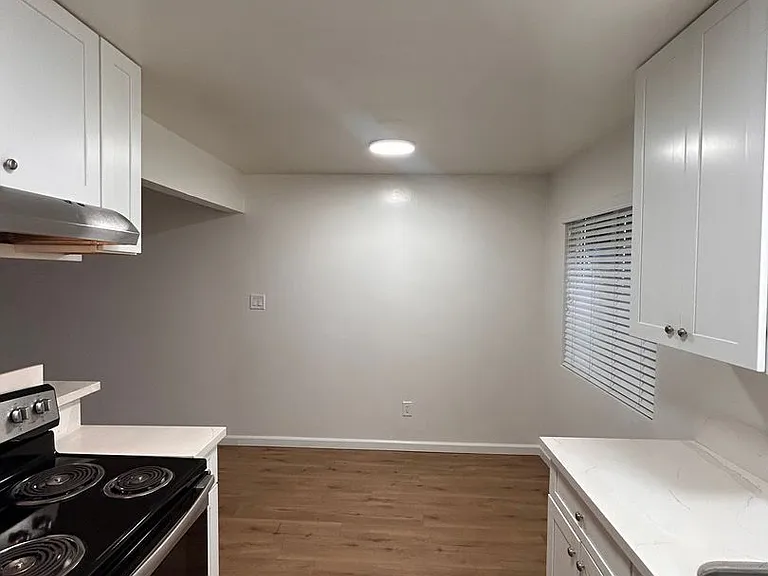 11809 Birch Ave — Photo 9