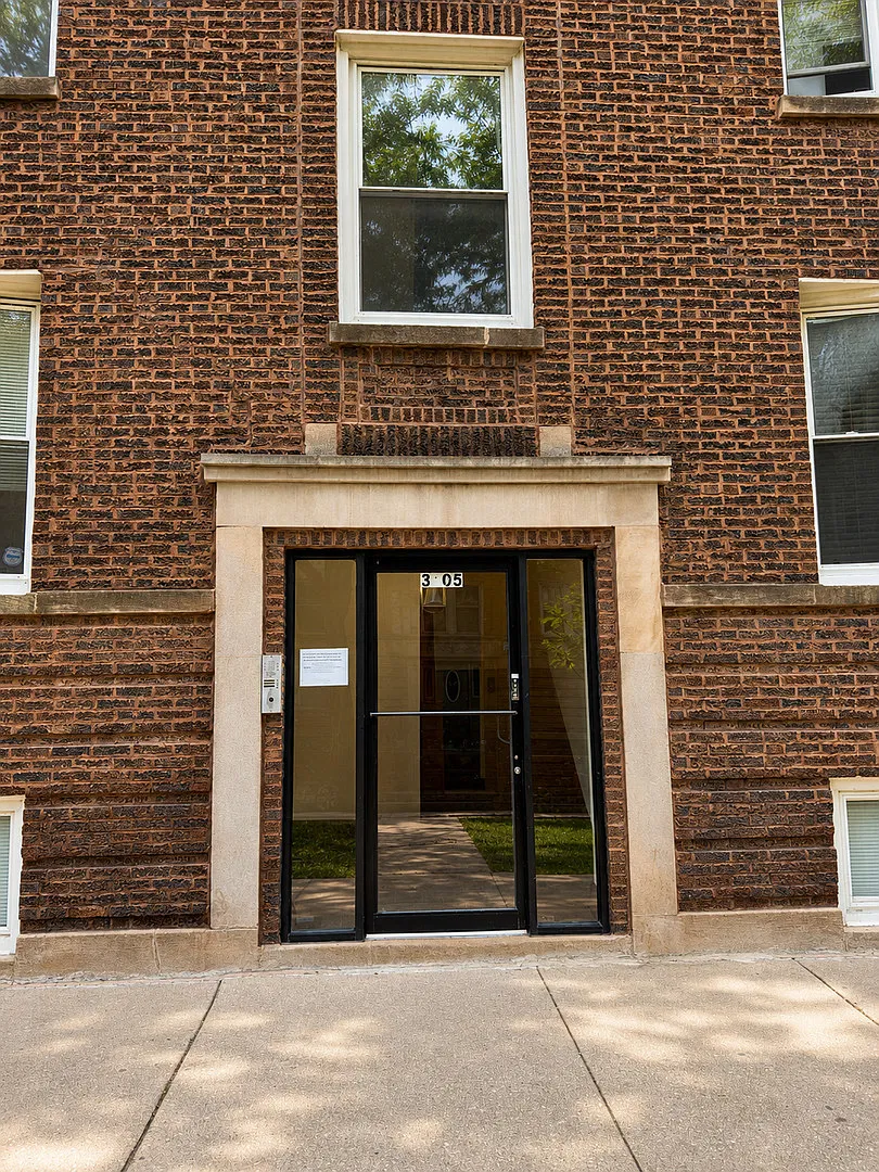 3 bed, 1750 sqft, $2,600 — Photo 4
