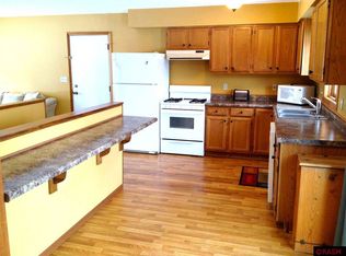 1709 Red Iron Ln, Saint Peter, MN 56082