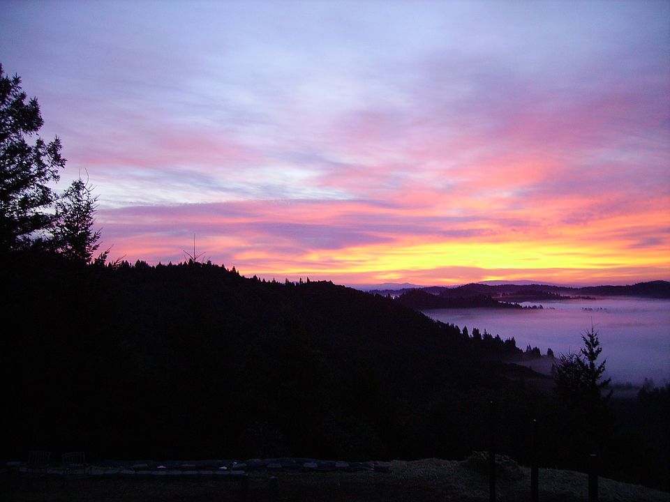 Sunrise w/fog in valley