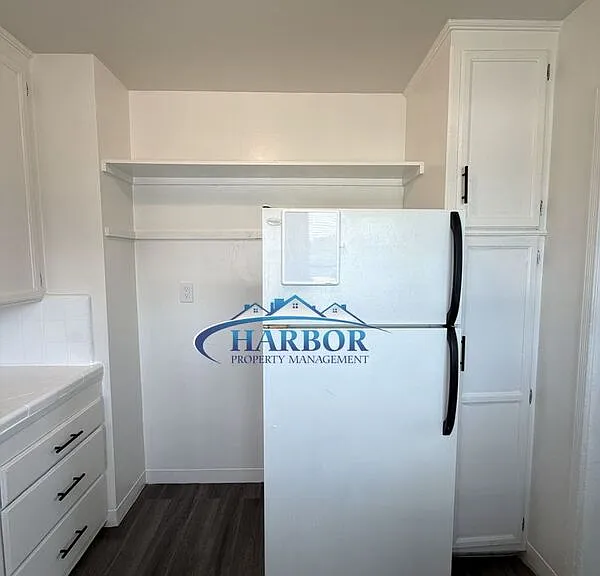 904 Sartori Ave #4 — Photo 5